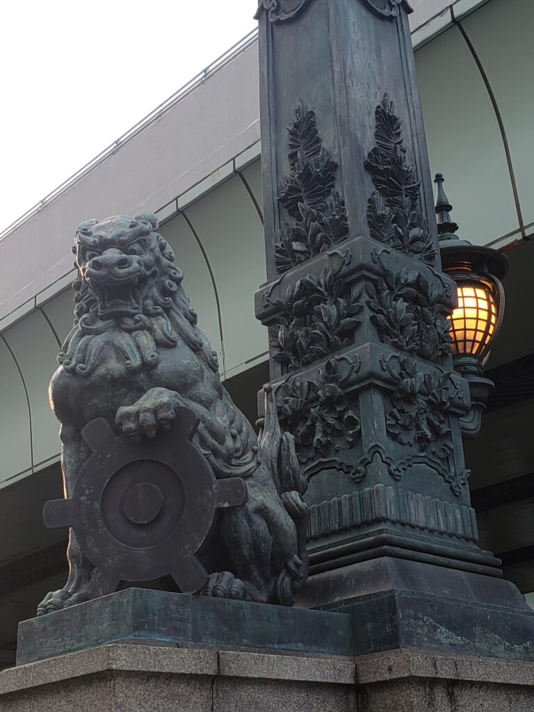 日本橋　獅子の像